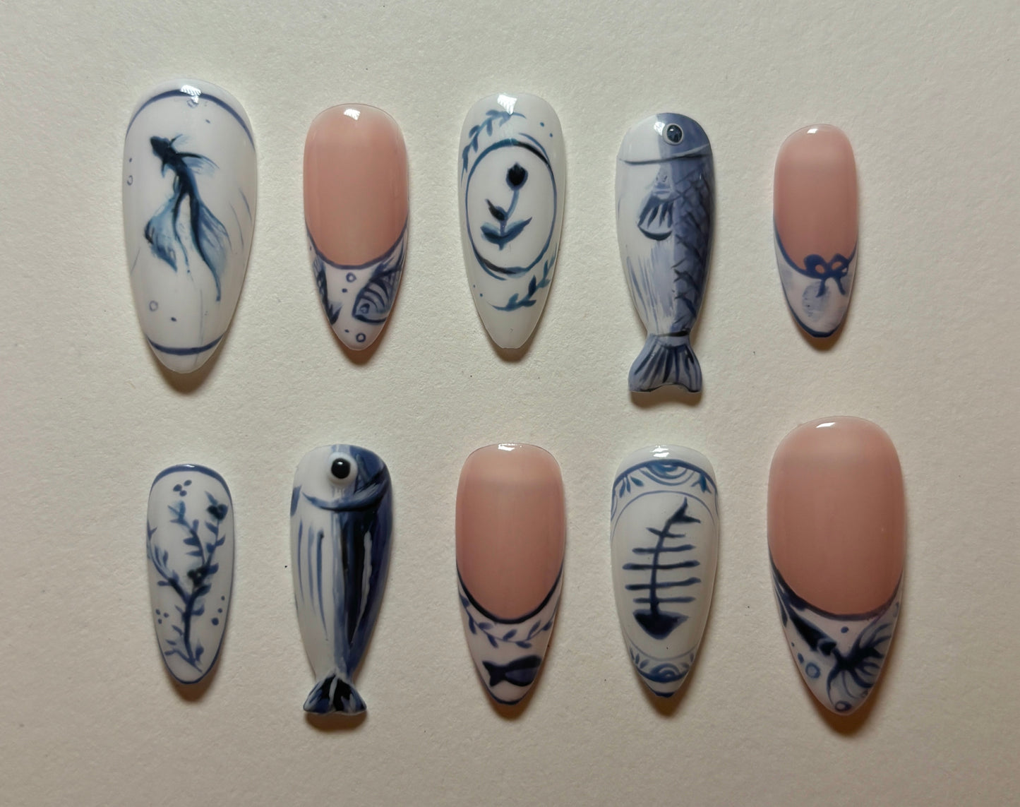 Porcelain fish set